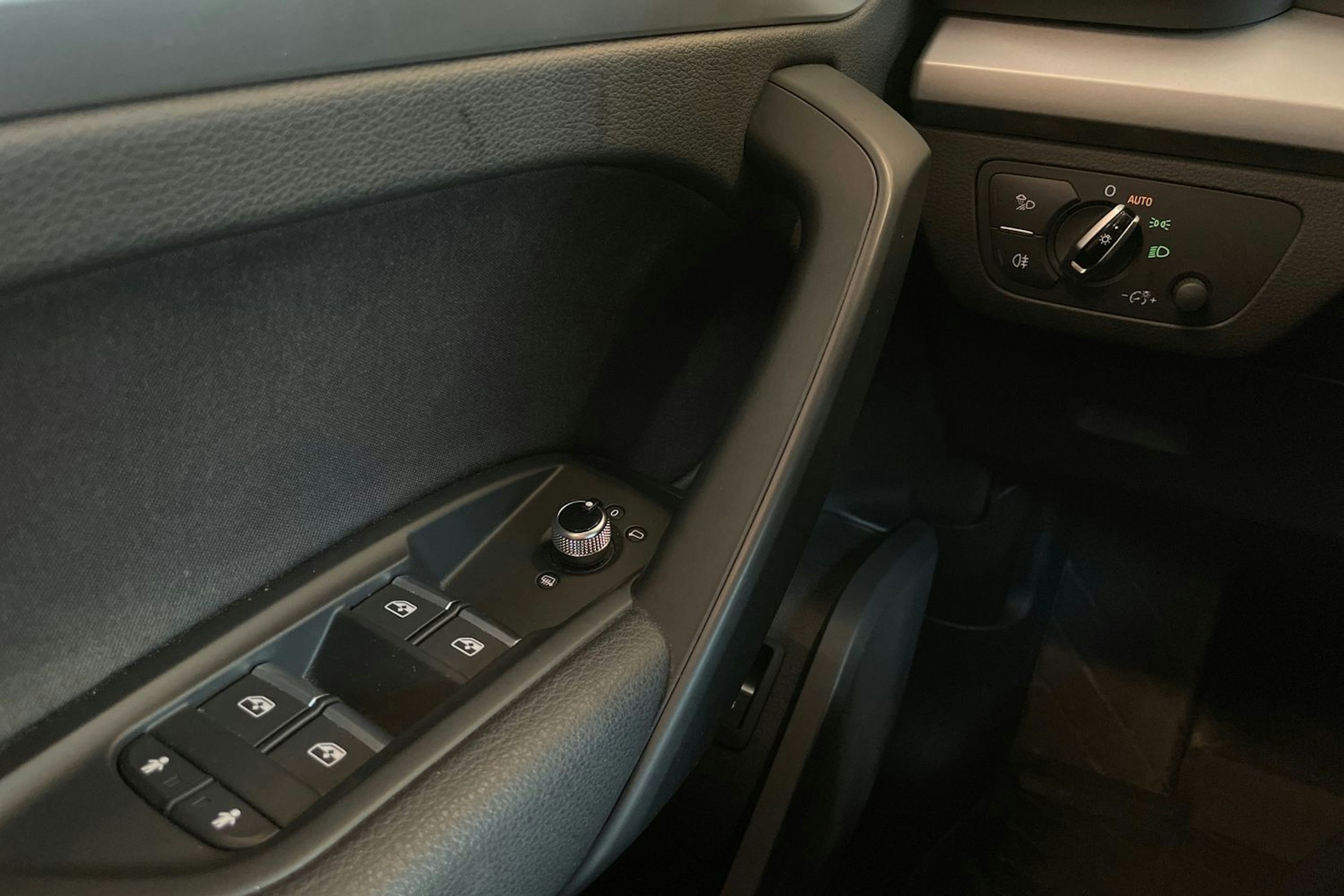 Sininen Audi Q5 2017 kuva 20.