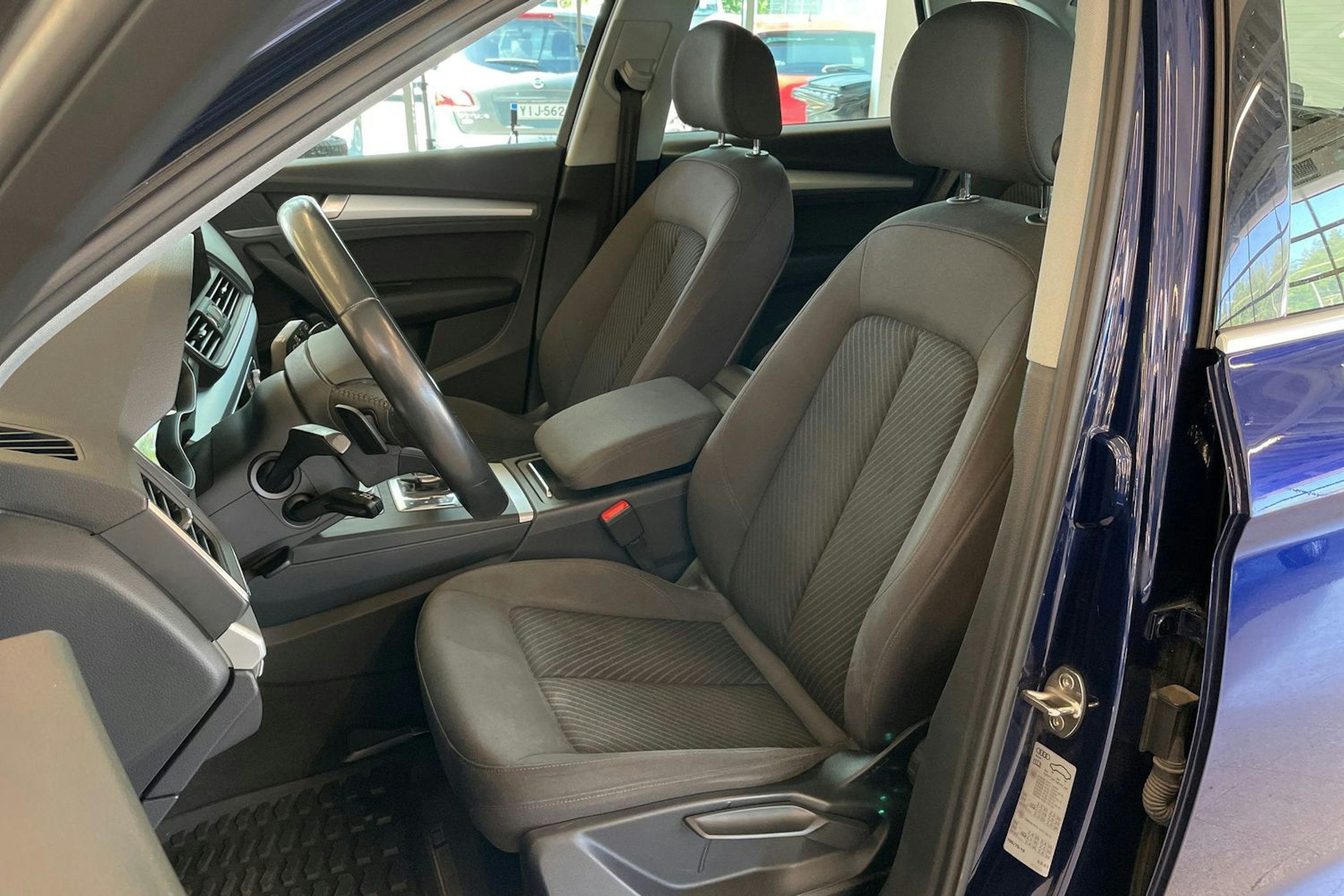 Sininen Audi Q5 2017 kuva 24.