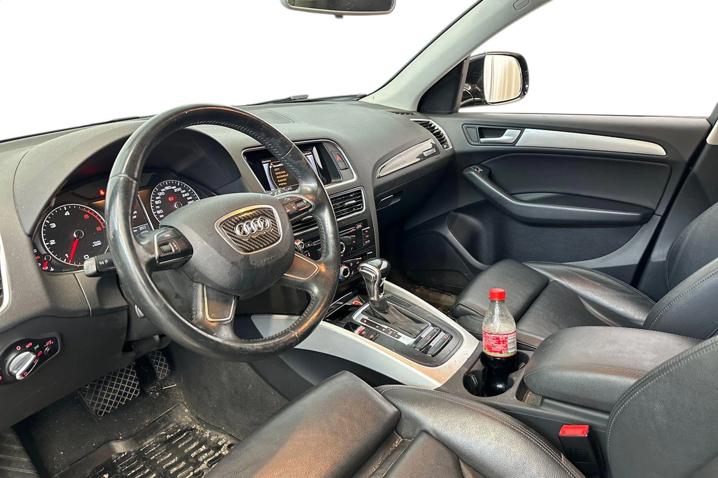musta Audi Q5 2017 kuva 3.