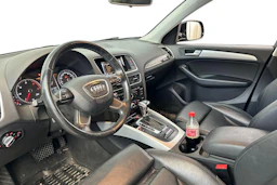 musta Audi Q5 2017 kuva 3.