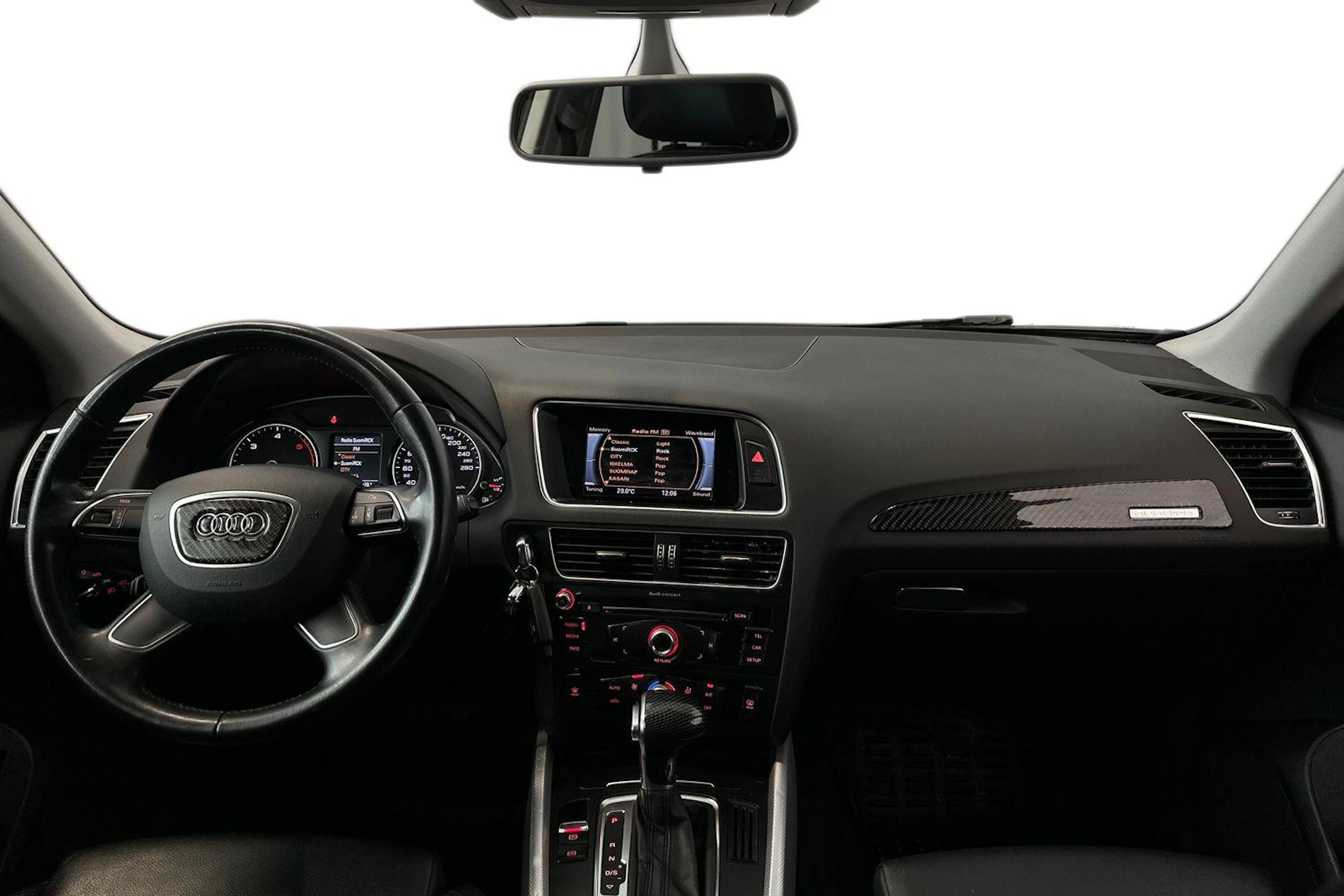 musta Audi Q5 2017 kuva 7.