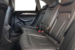 musta Audi Q5 2017 kuva 8.
