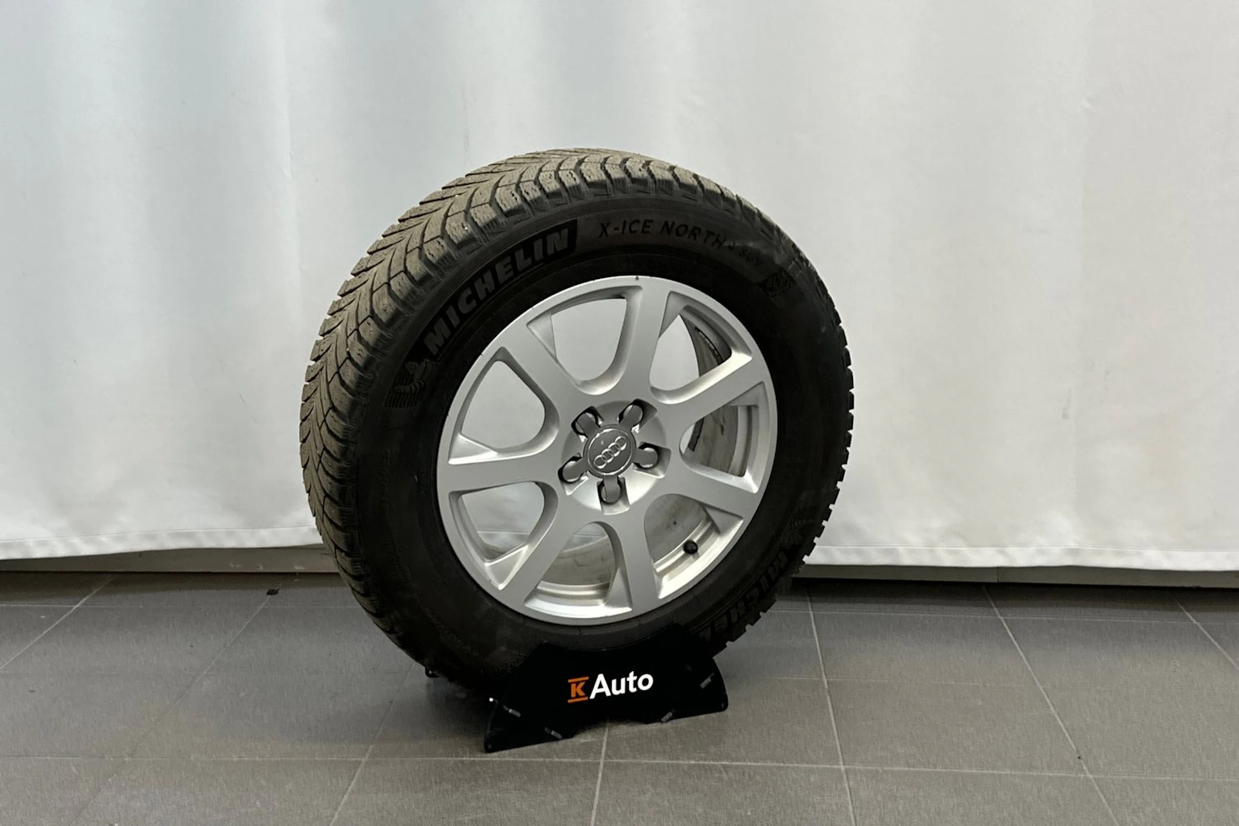musta Audi Q5 2017 kuva 11.
