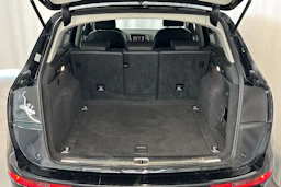 musta Audi Q5 2017 kuva 13.