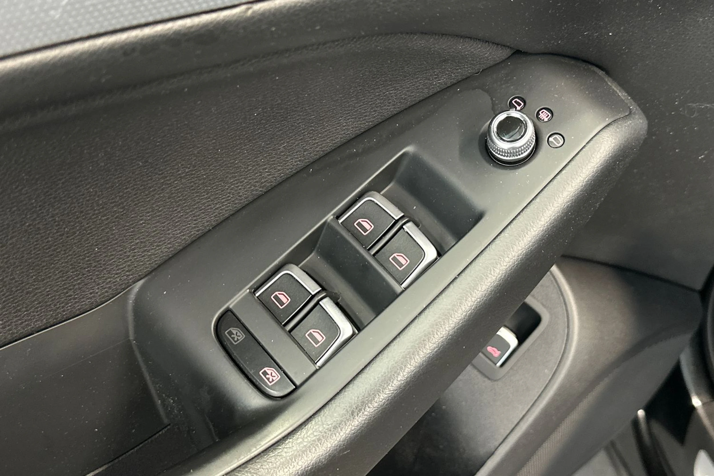 musta Audi Q5 2017 kuva 16.