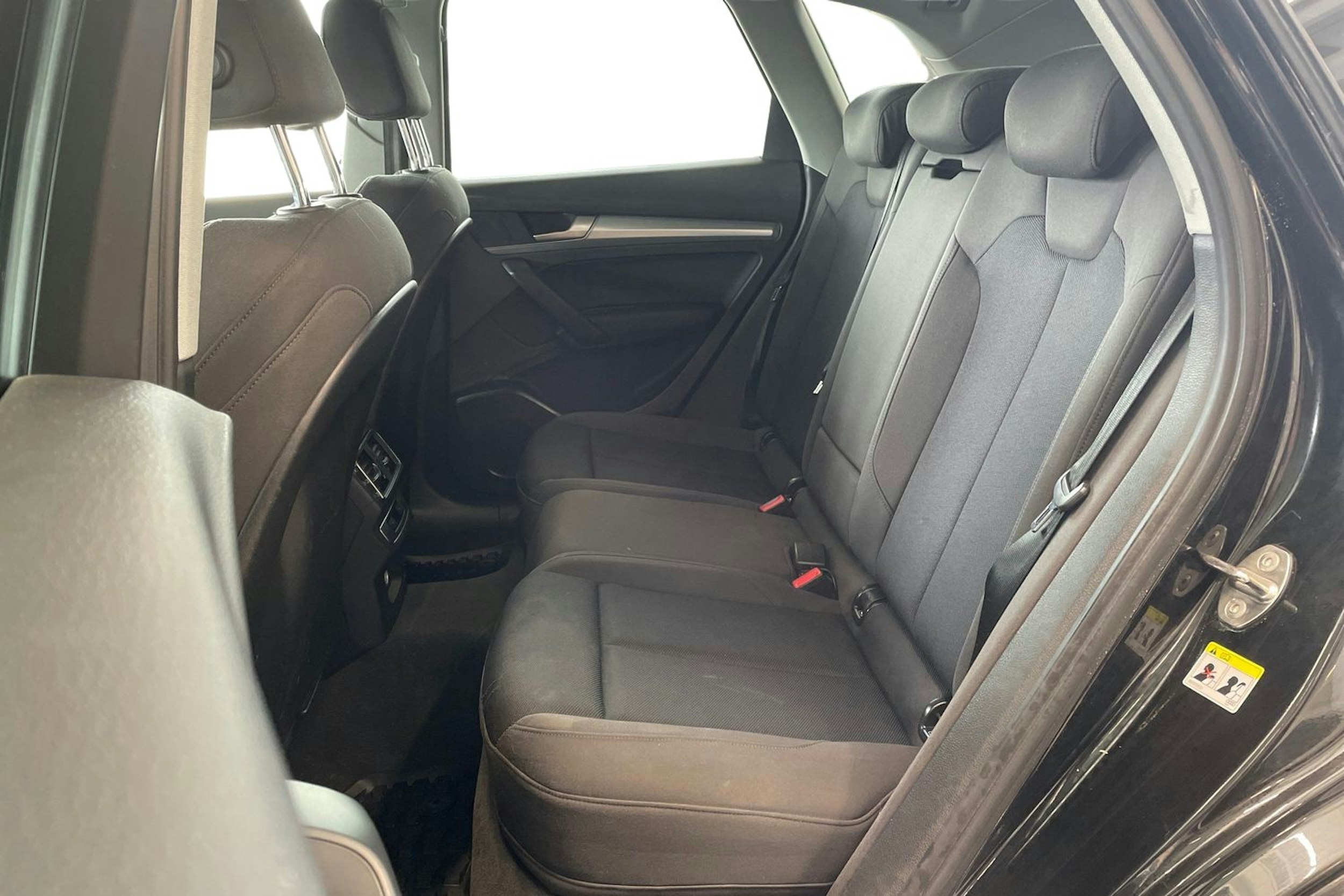 Musta Audi Q5 2017 kuva 10.