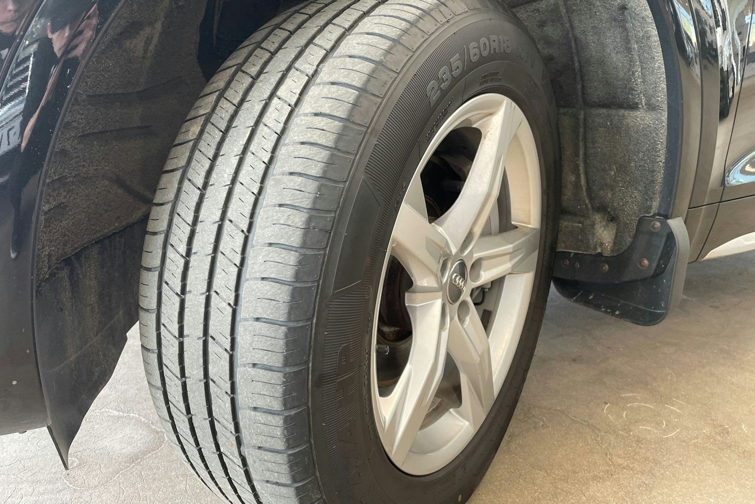 Musta Audi Q5 2017 kuva 13.