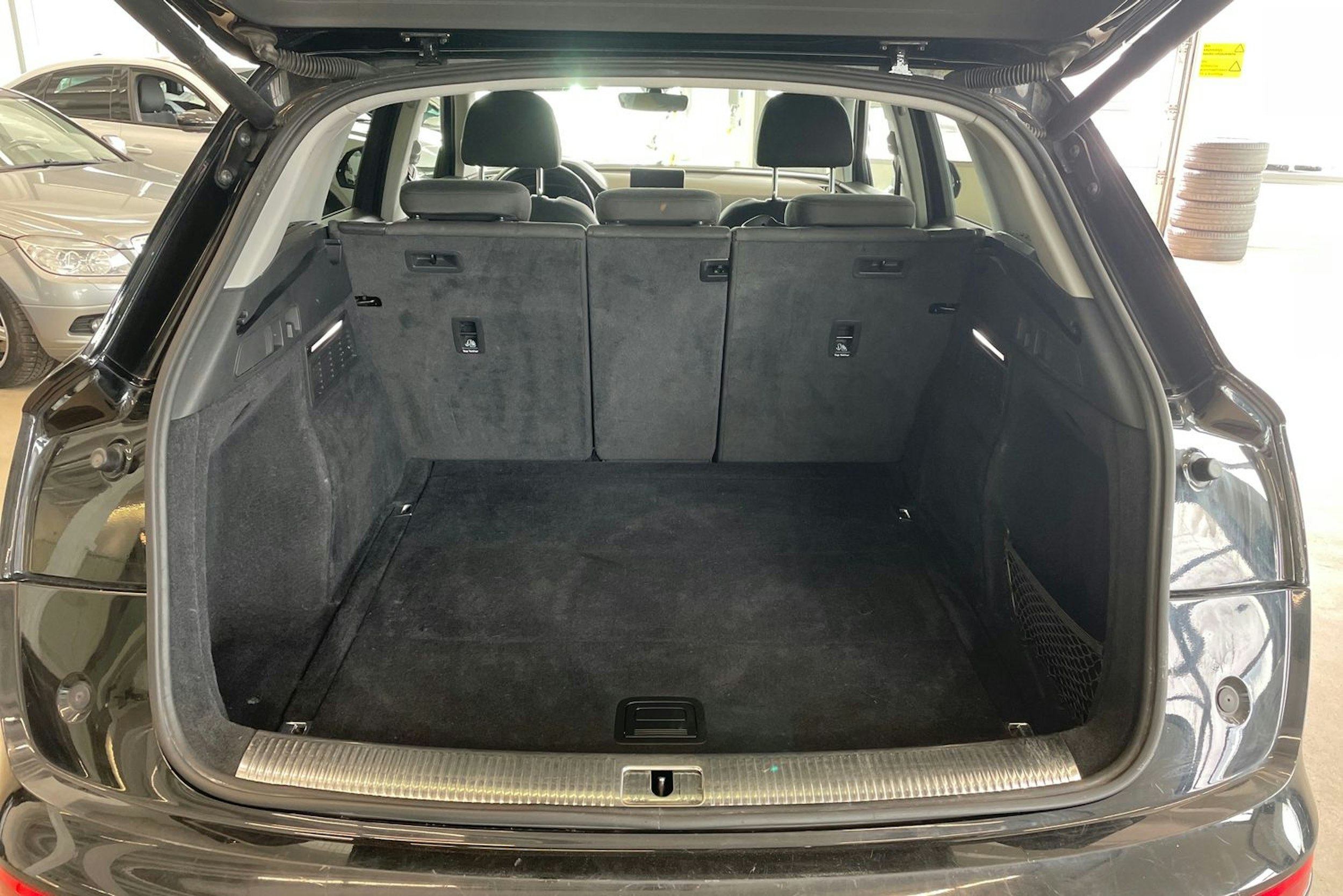 Musta Audi Q5 2017 kuva 14.