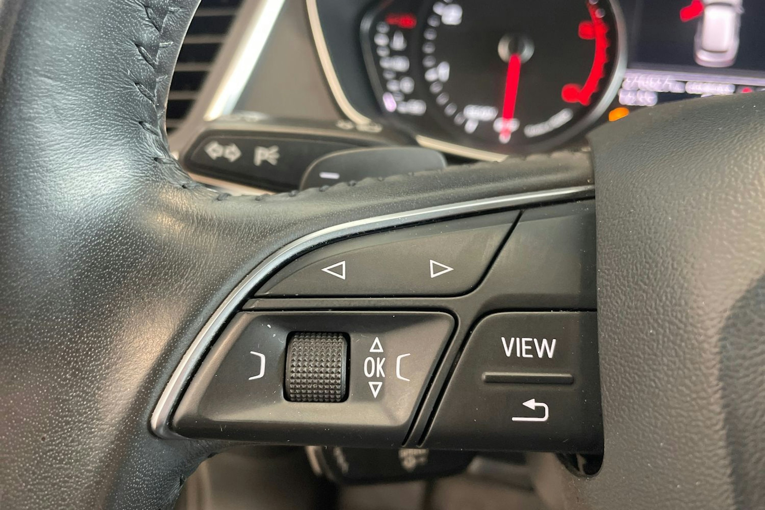 Musta Audi Q5 2017 kuva 17.