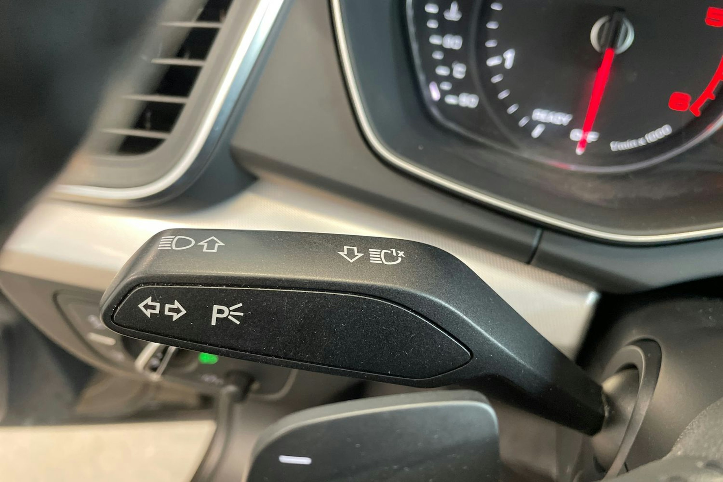 Musta Audi Q5 2017 kuva 20.
