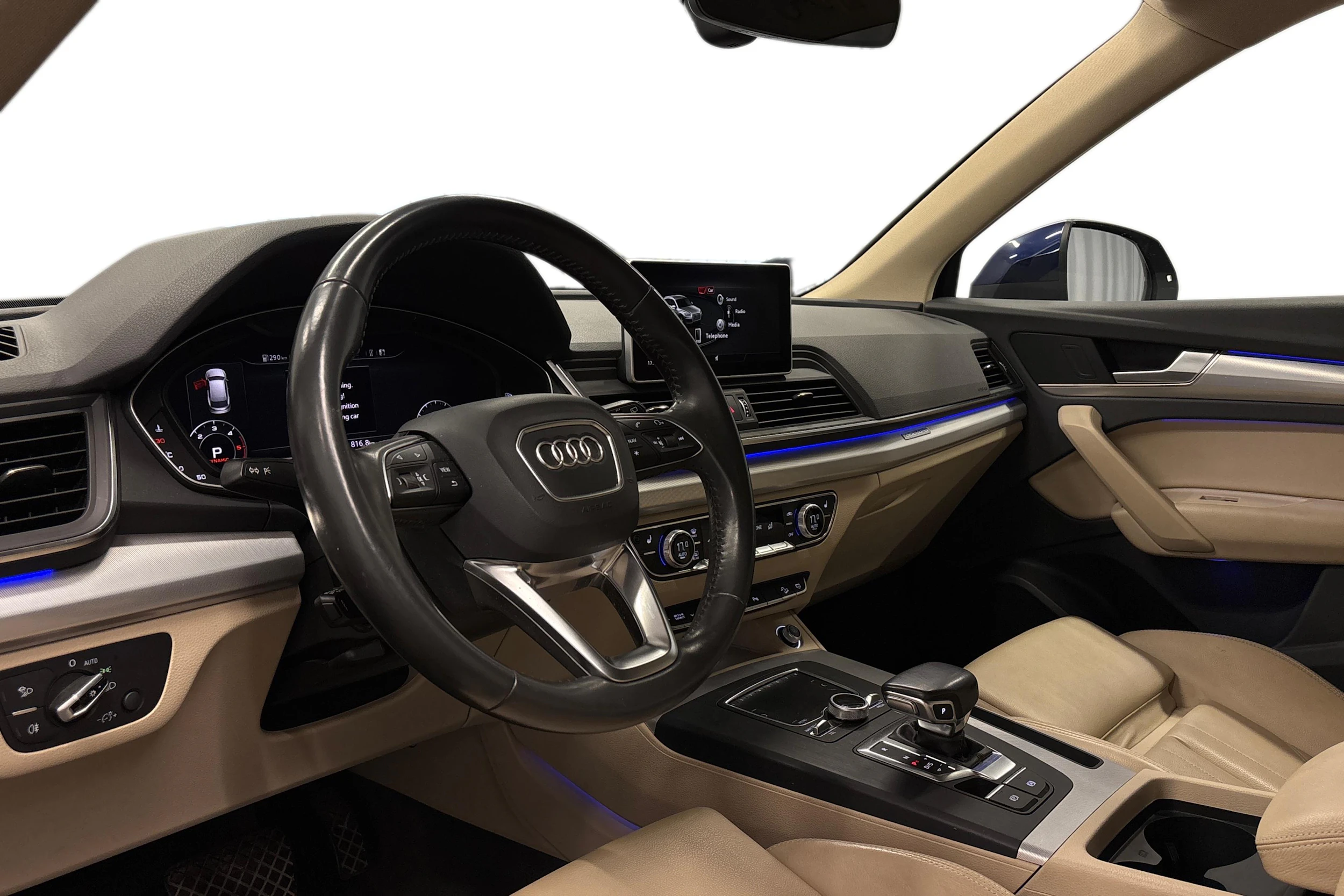 sininen Audi Q5 2017 kuva 6.