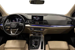 sininen Audi Q5 2017 kuva 7.