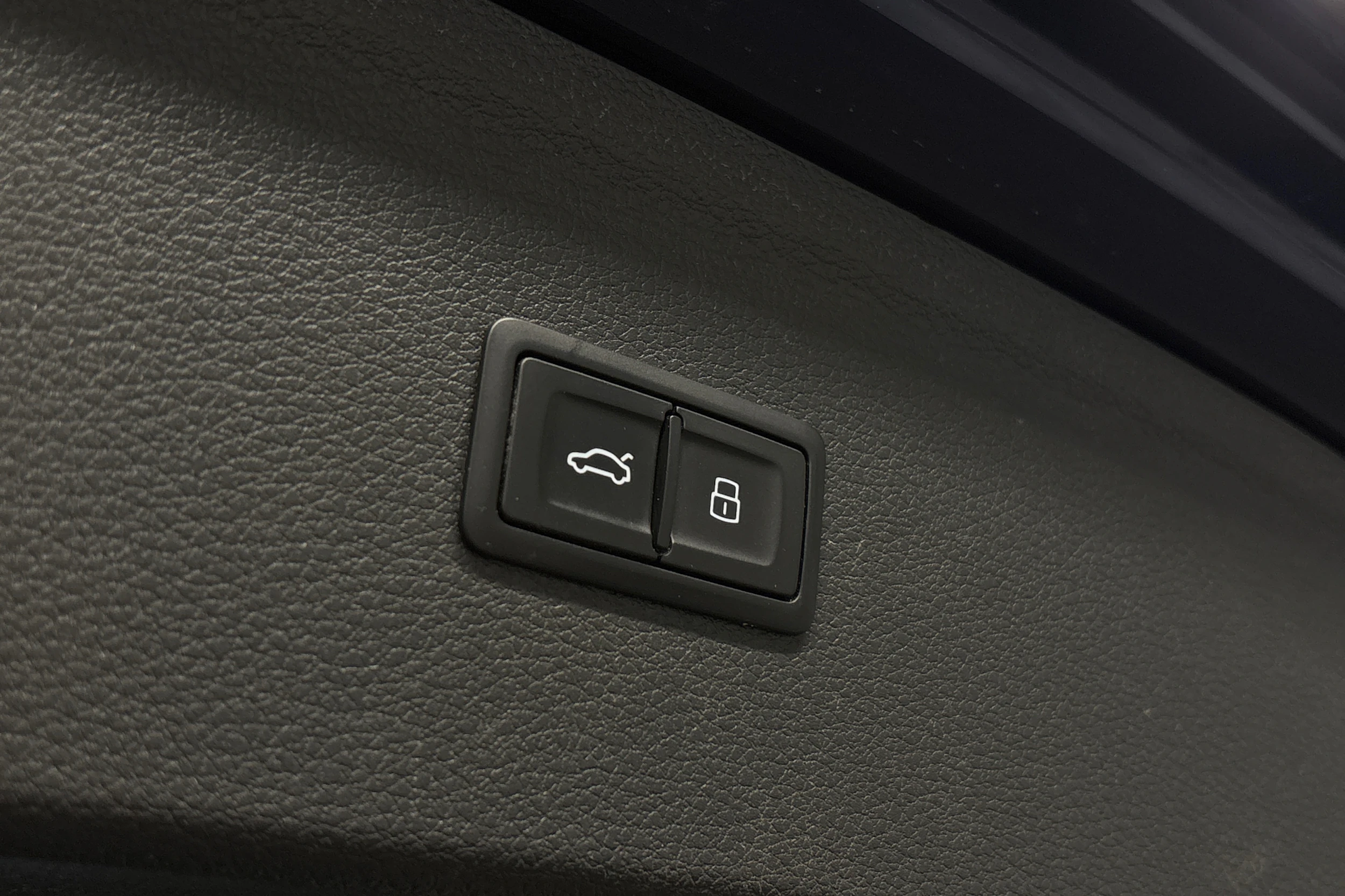 sininen Audi Q5 2017 kuva 12.