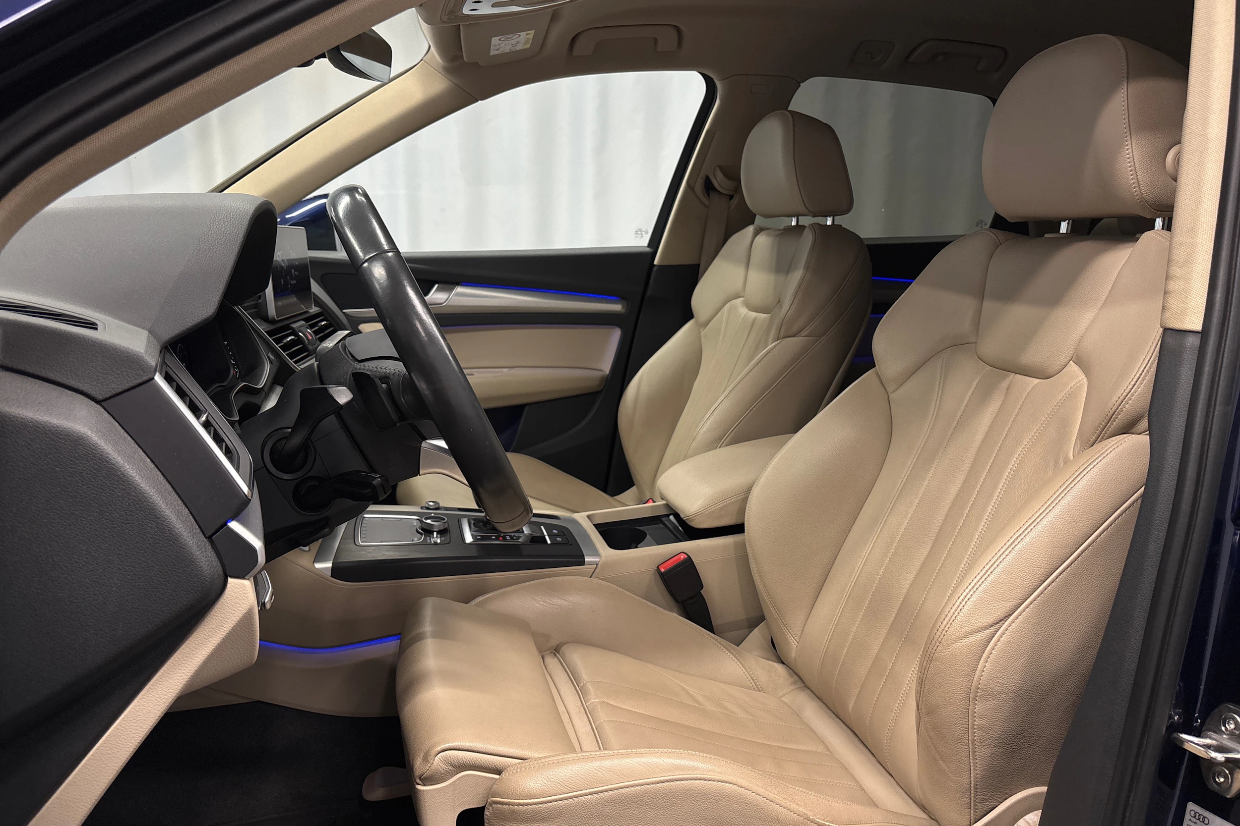 sininen Audi Q5 2017 kuva 15.
