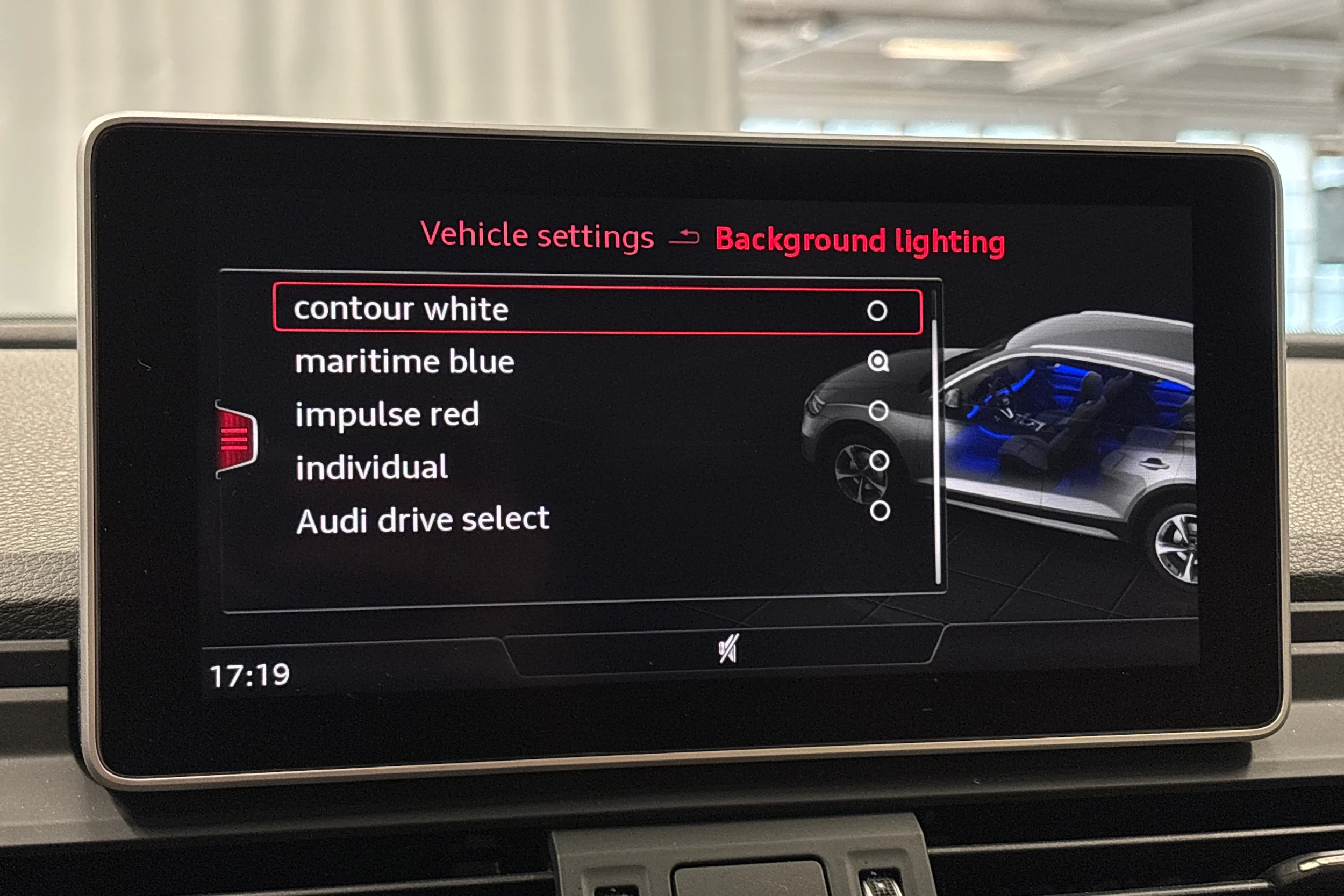 sininen Audi Q5 2017 kuva 21.