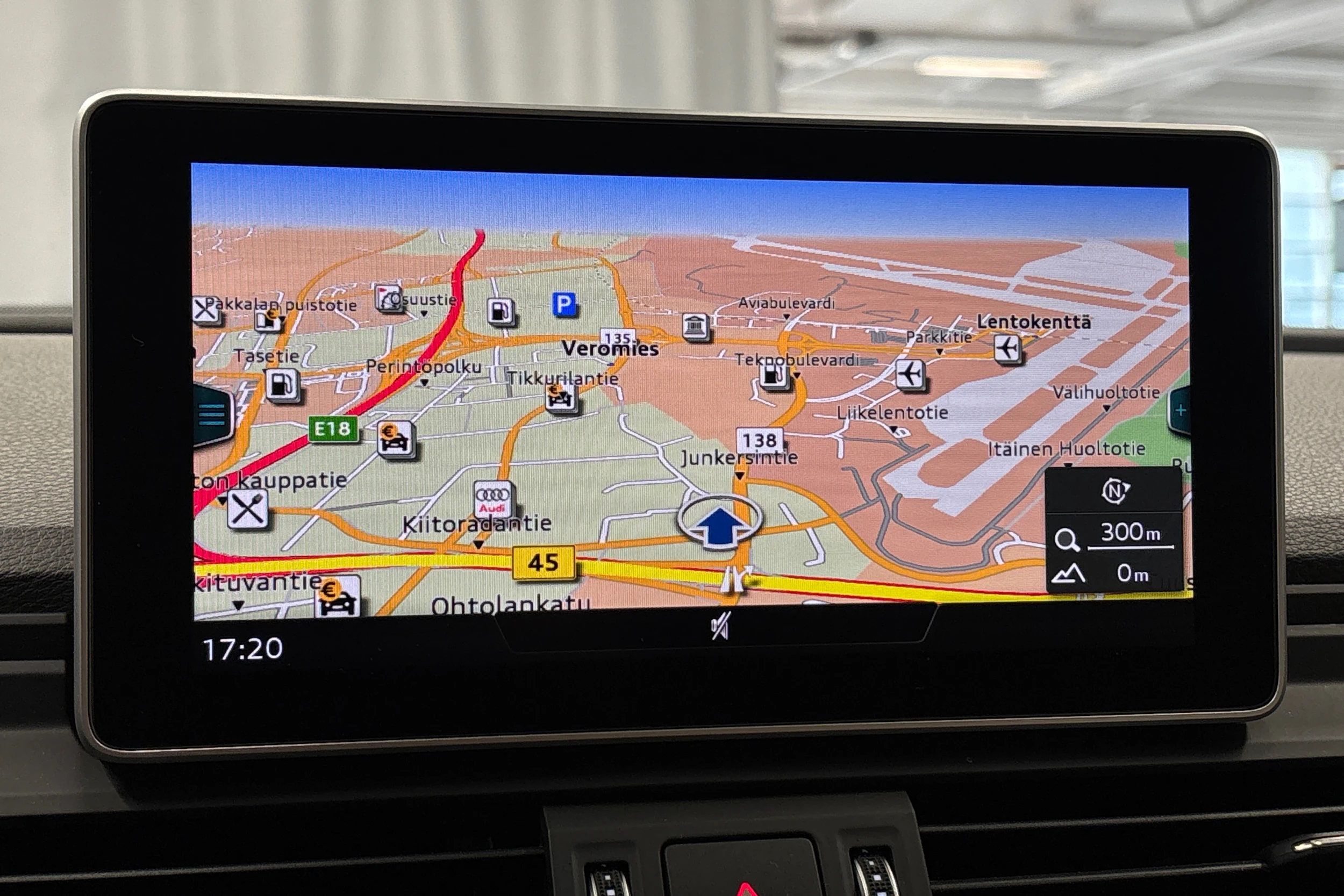 sininen Audi Q5 2017 kuva 24.