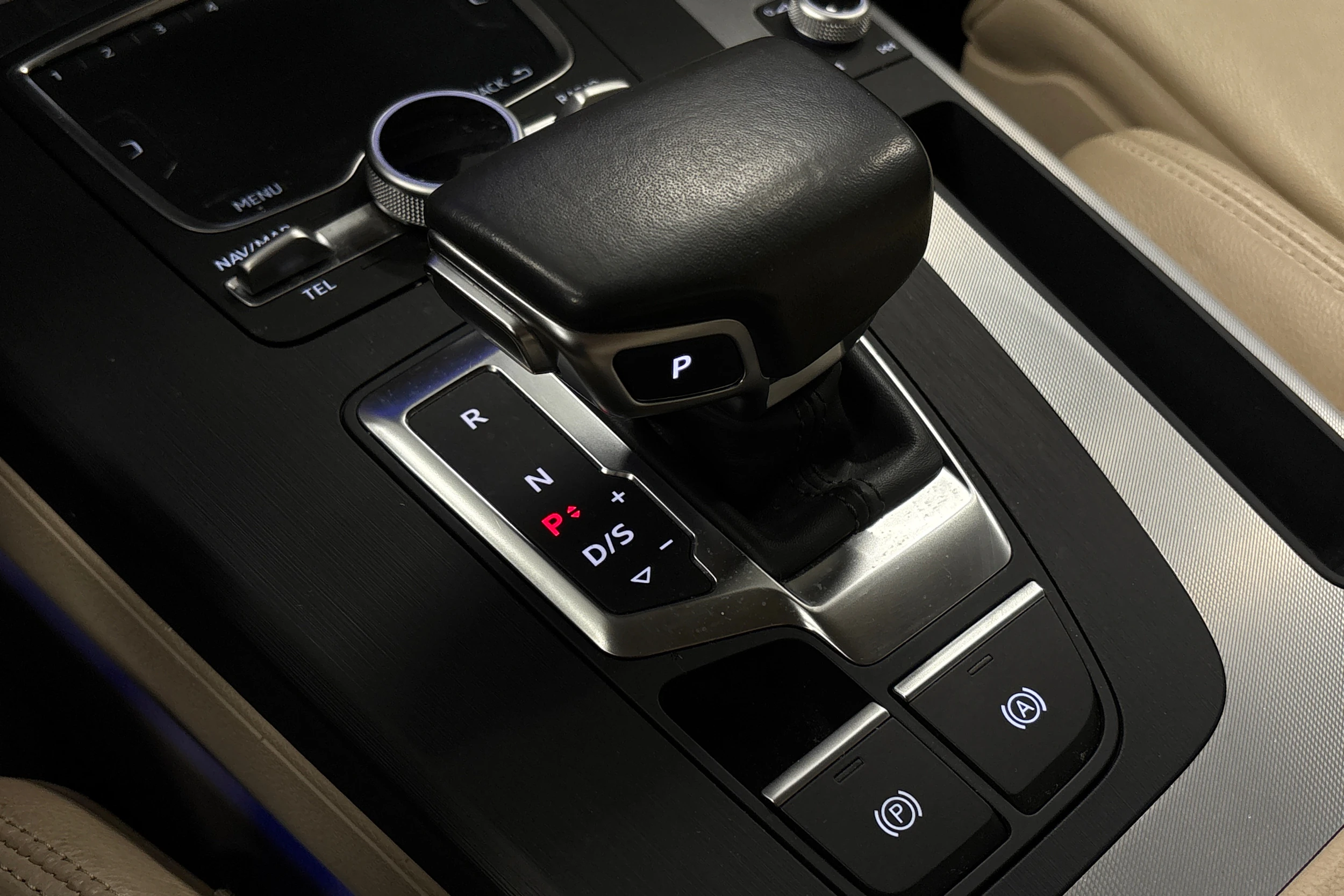 sininen Audi Q5 2017 kuva 28.