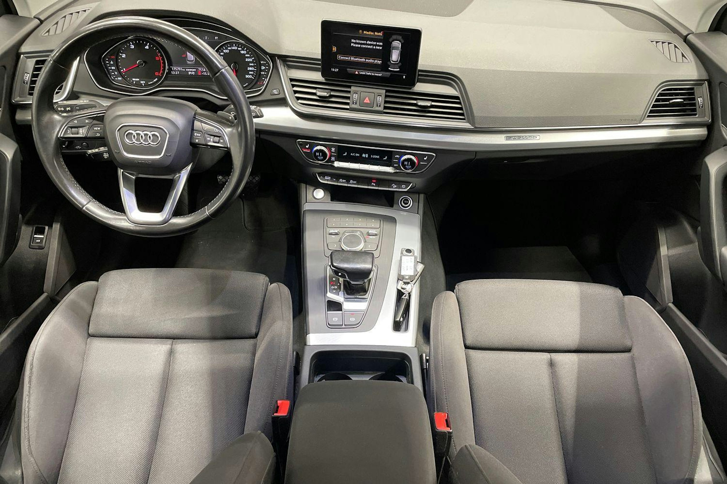 met. sininen Audi Q5 2017 kuva 9.