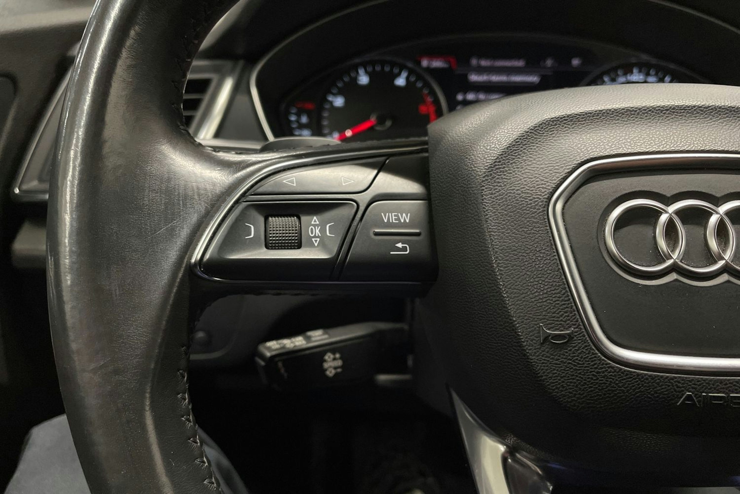 met. sininen Audi Q5 2017 kuva 24.