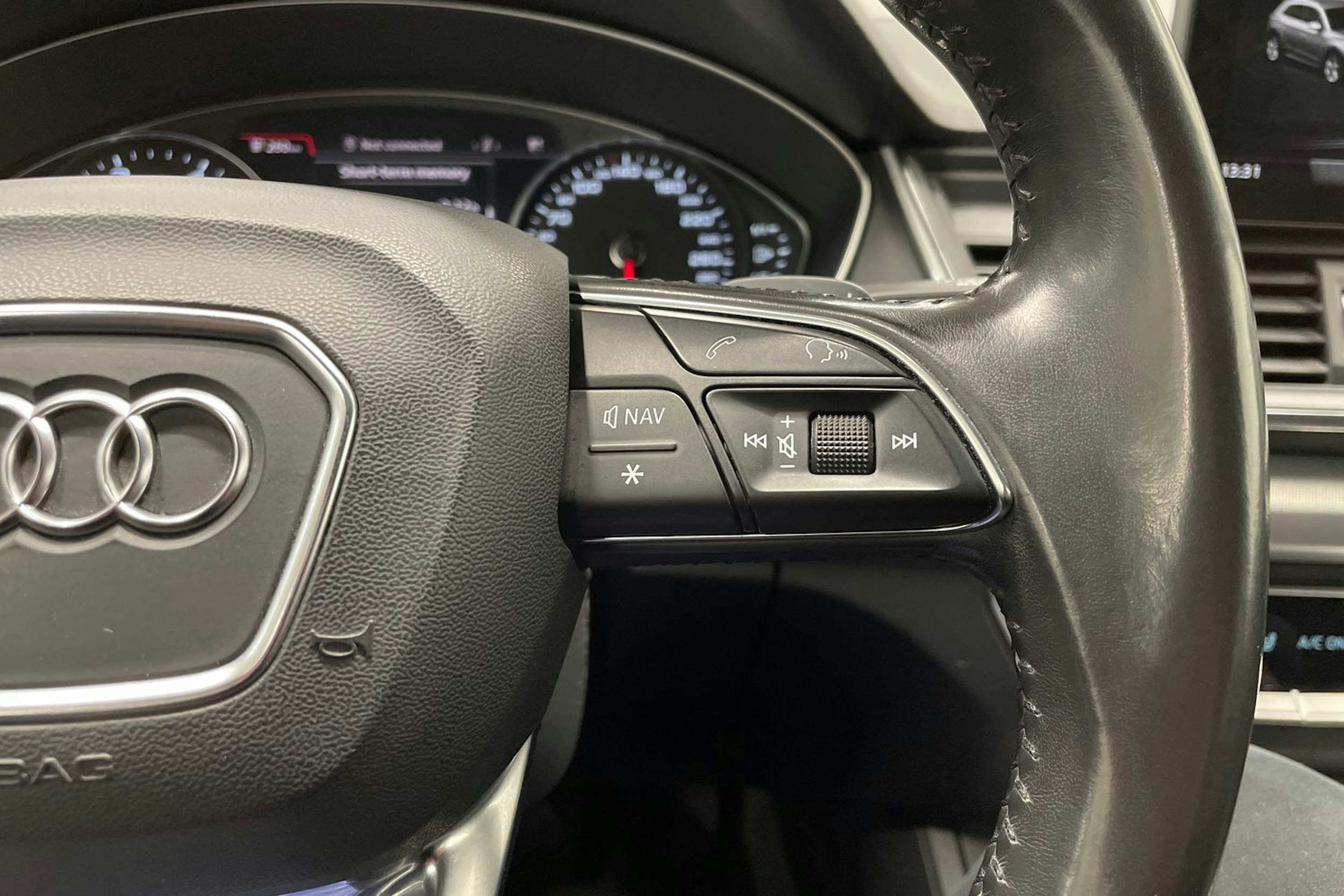 met. sininen Audi Q5 2017 kuva 25.