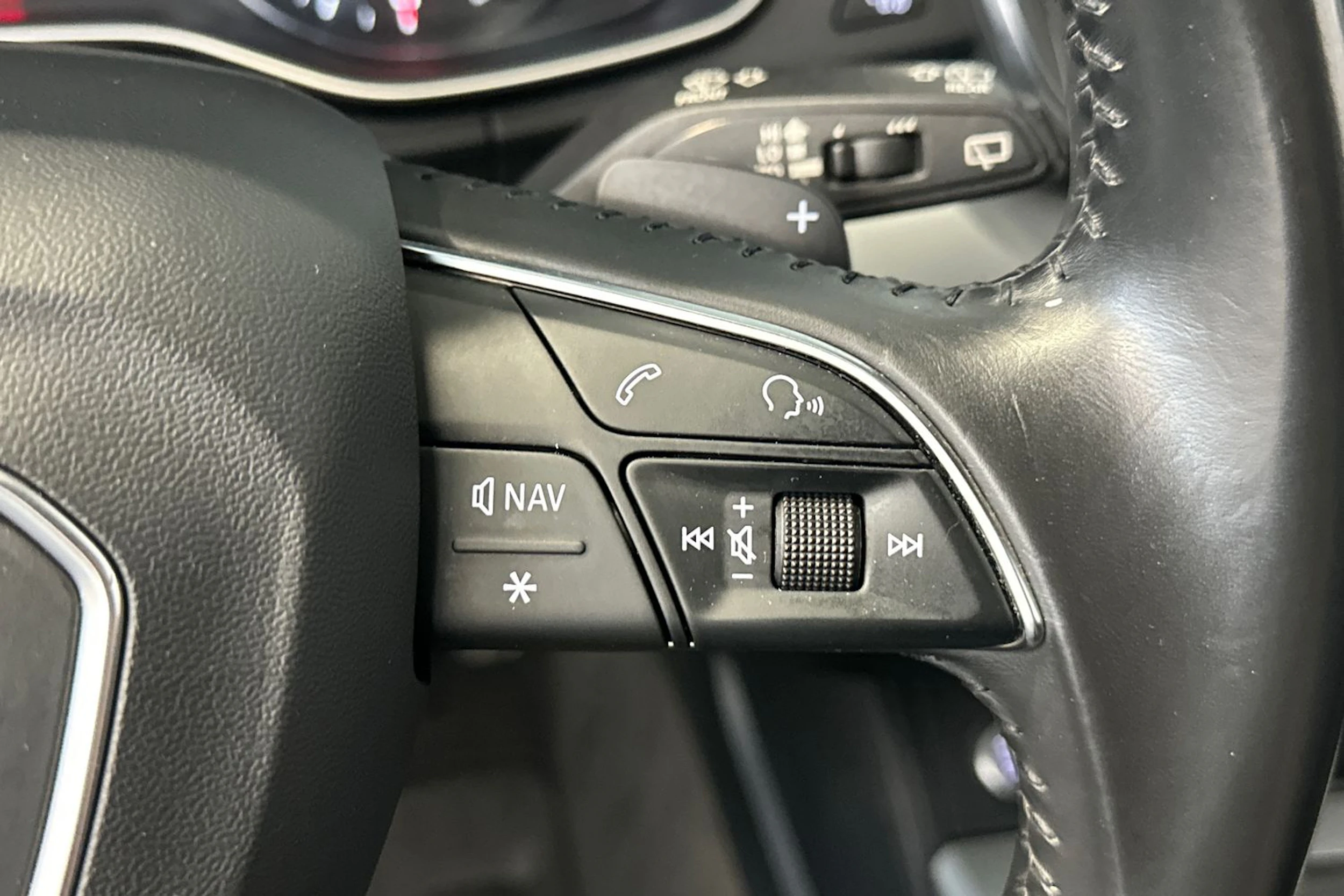 vihreä Audi Q5 2017 kuva 19.
