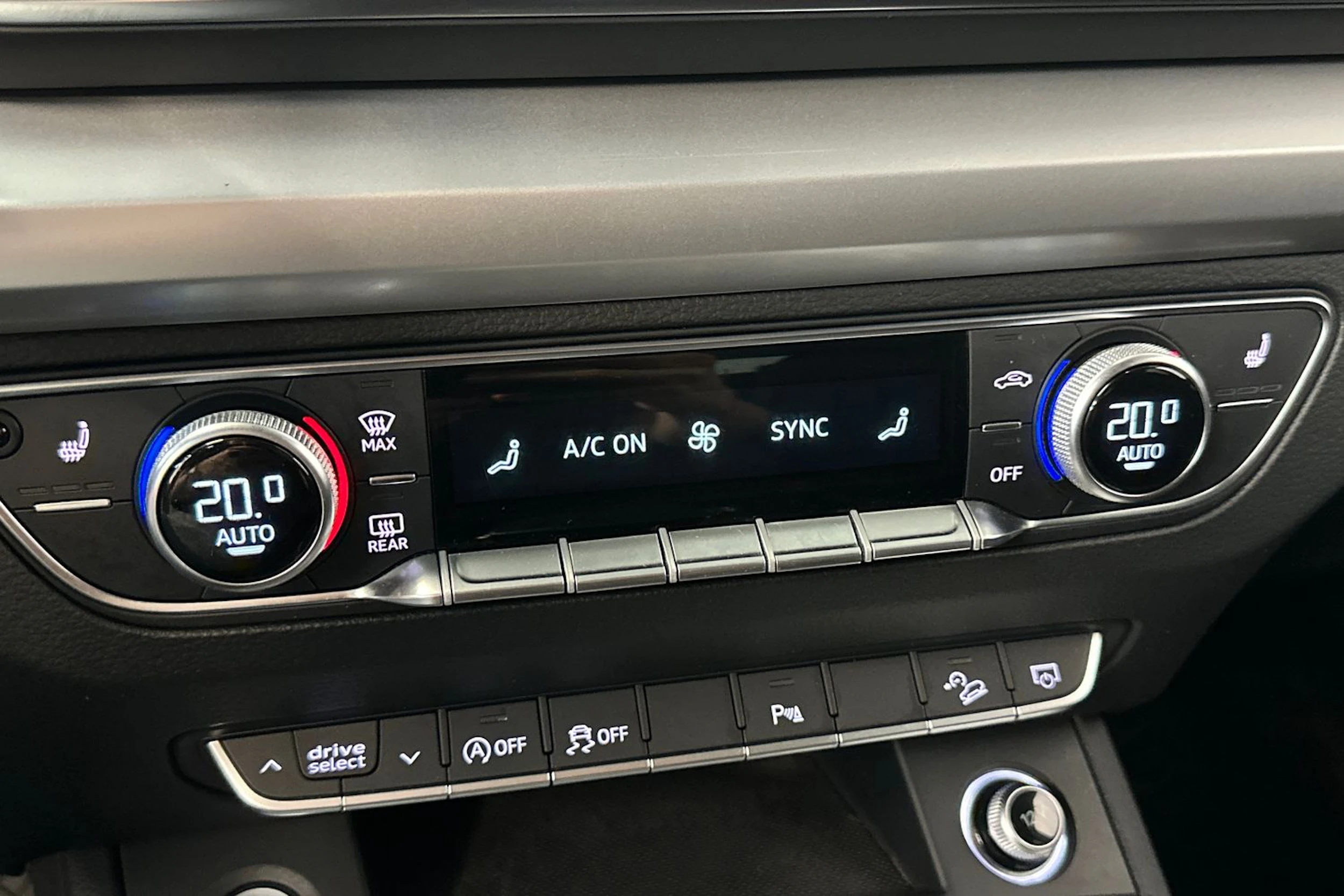 vihreä Audi Q5 2017 kuva 23.