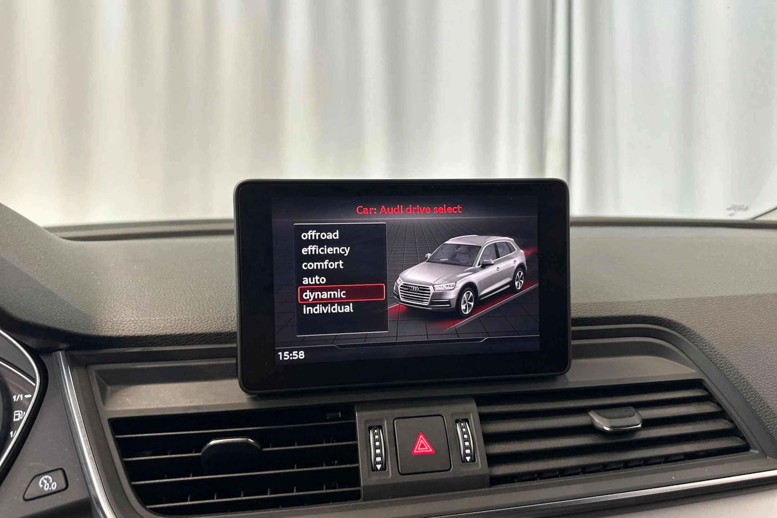 vihreä Audi Q5 2017 kuva 24.