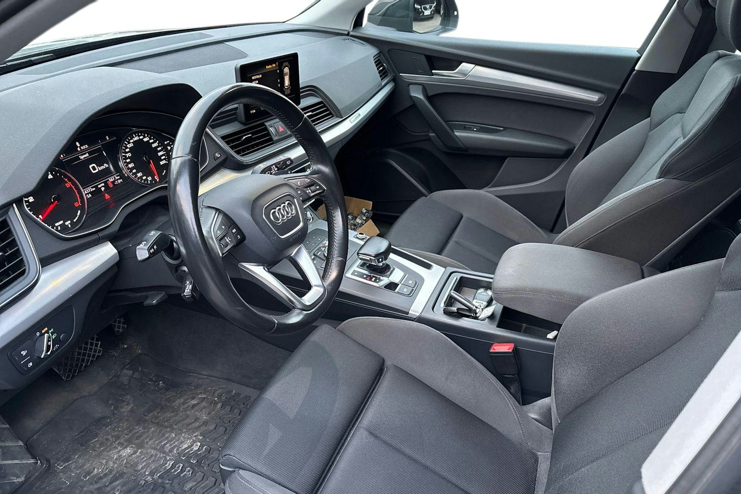 musta Audi Q5 2017 kuva 3.