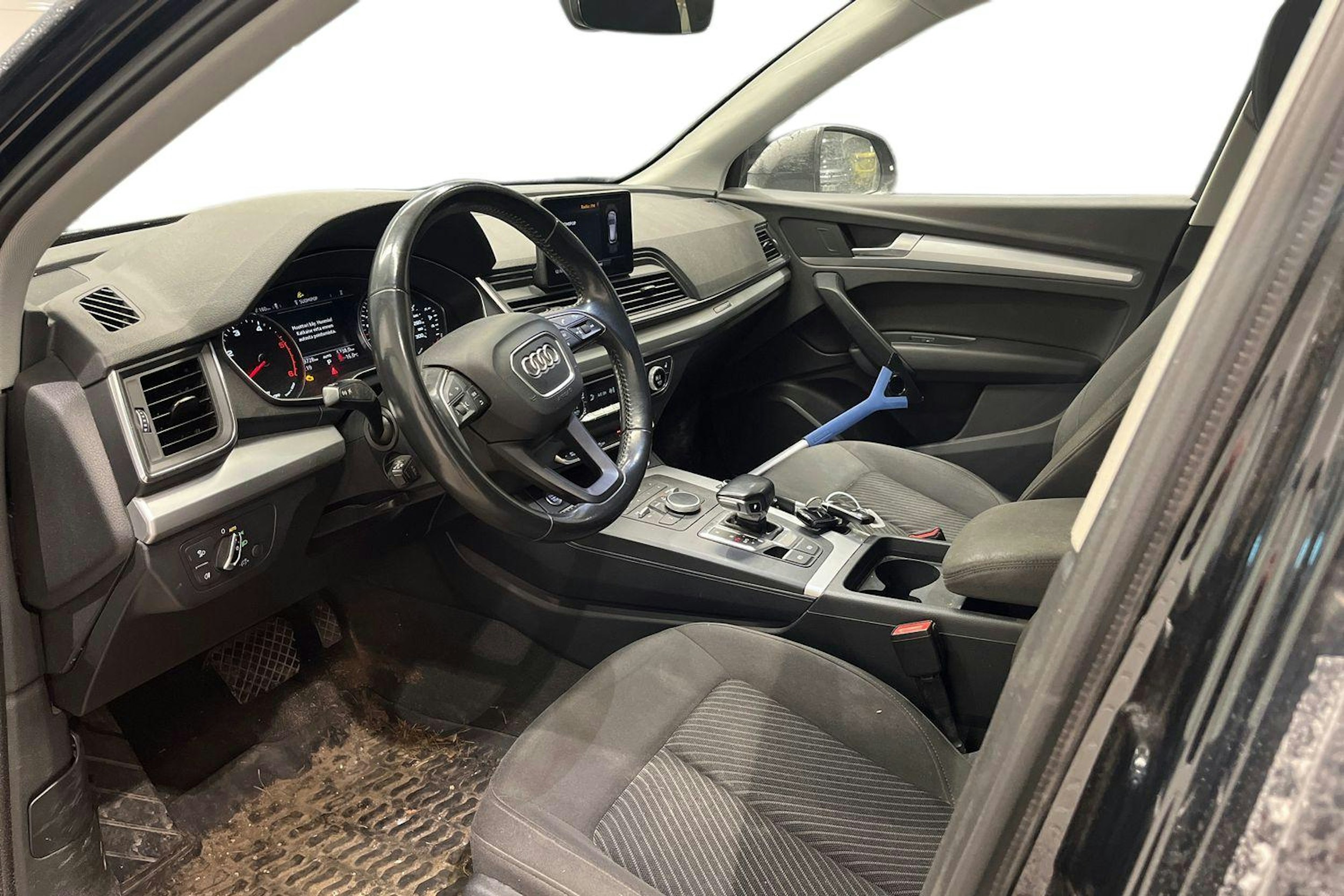 Musta Audi Q5 2018 kuva 3.