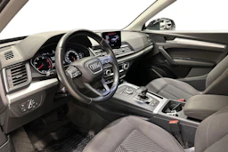 Musta Audi Q5 2018 kuva 6.
