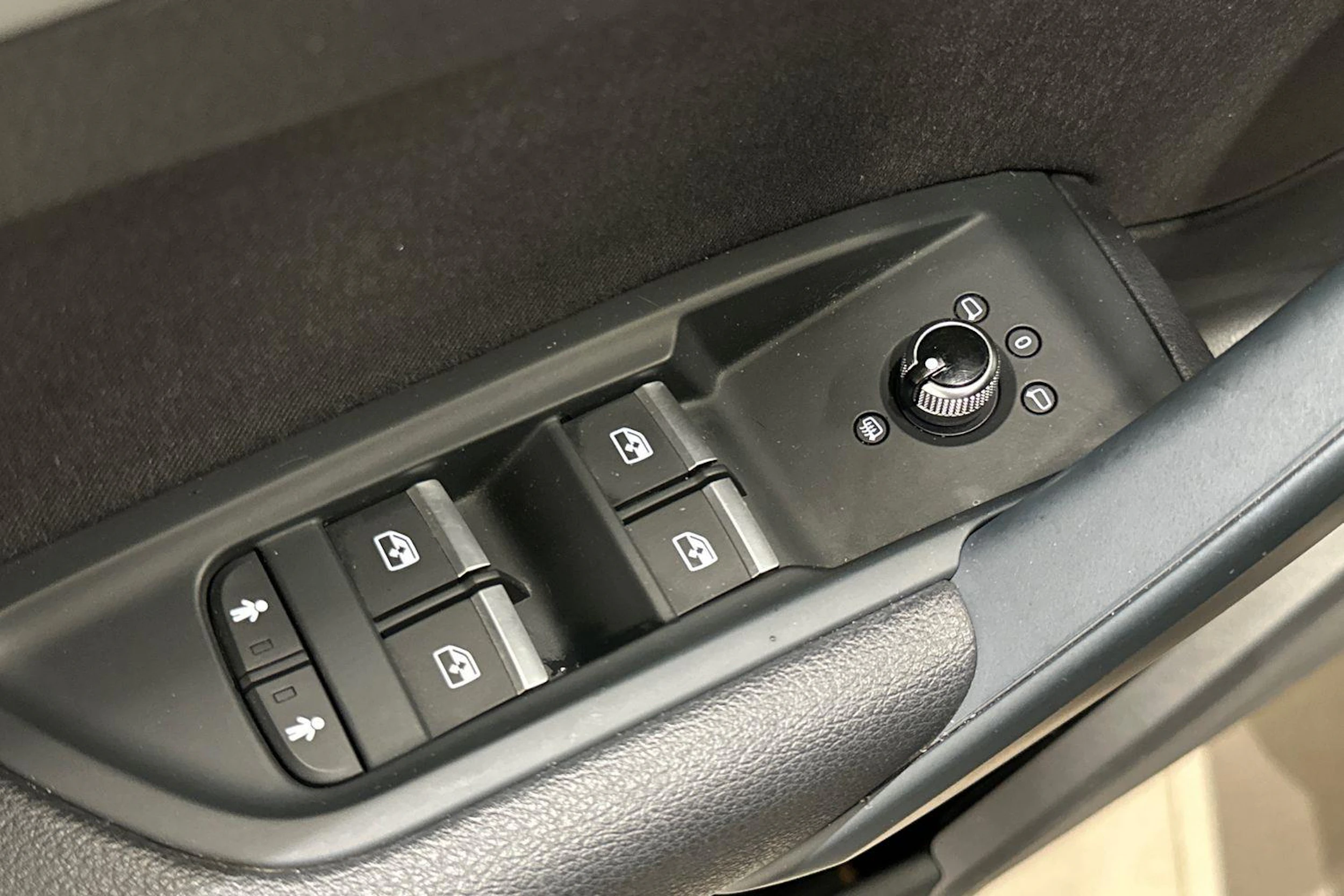 Musta Audi Q5 2018 kuva 11.