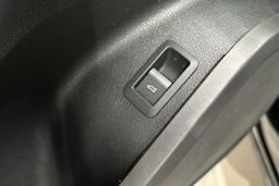 Musta Audi Q5 2018 kuva 12.