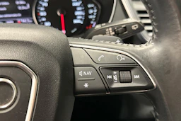 Musta Audi Q5 2018 kuva 16.