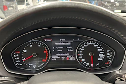 Musta Audi Q5 2018 kuva 17.