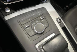 Musta Audi Q5 2018 kuva 22.