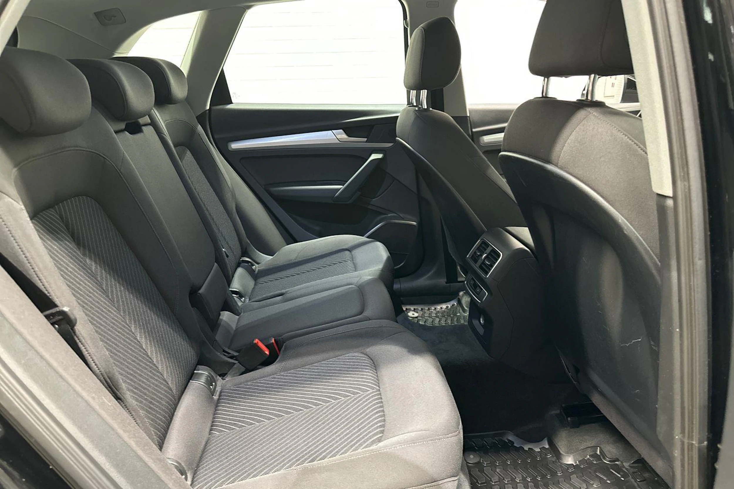 Musta Audi Q5 2018 kuva 26.