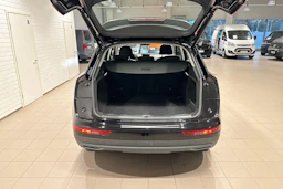 Musta Audi Q5 2018 kuva 27.