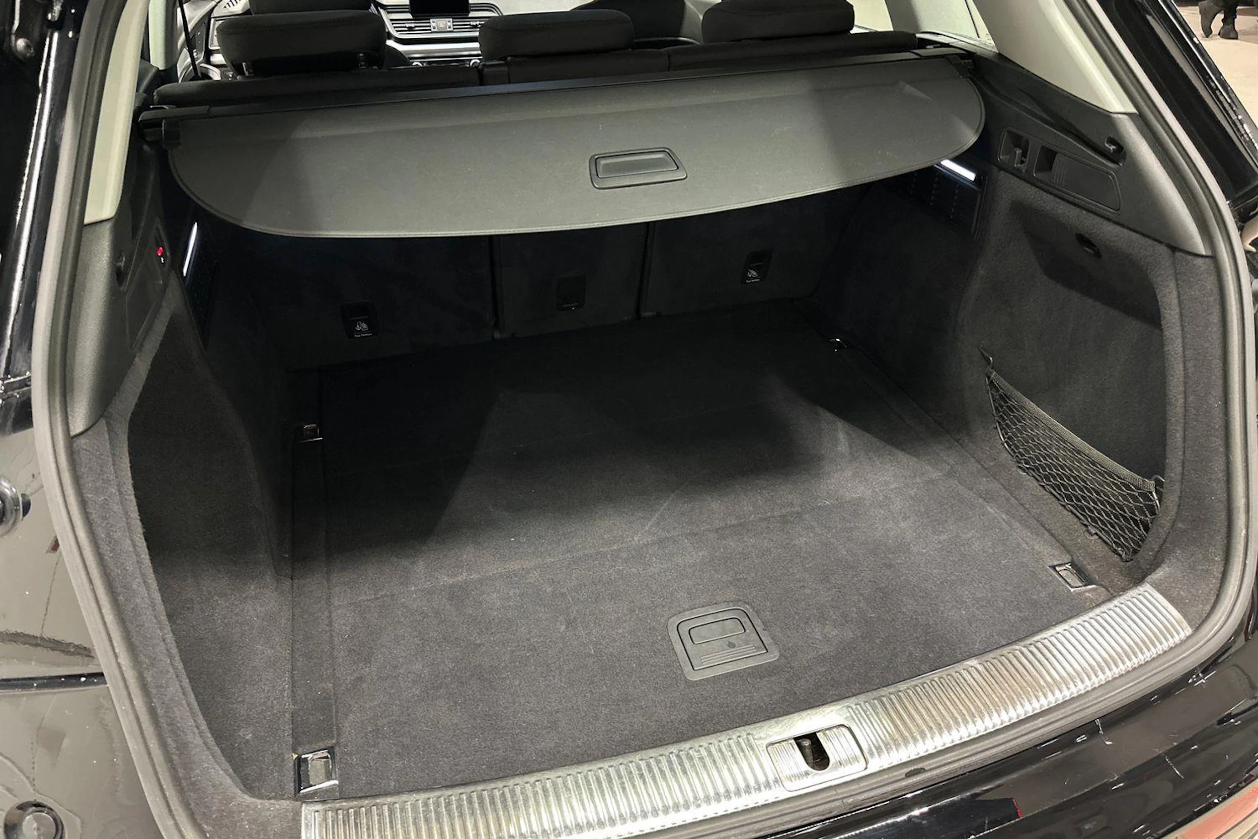 Musta Audi Q5 2018 kuva 28.