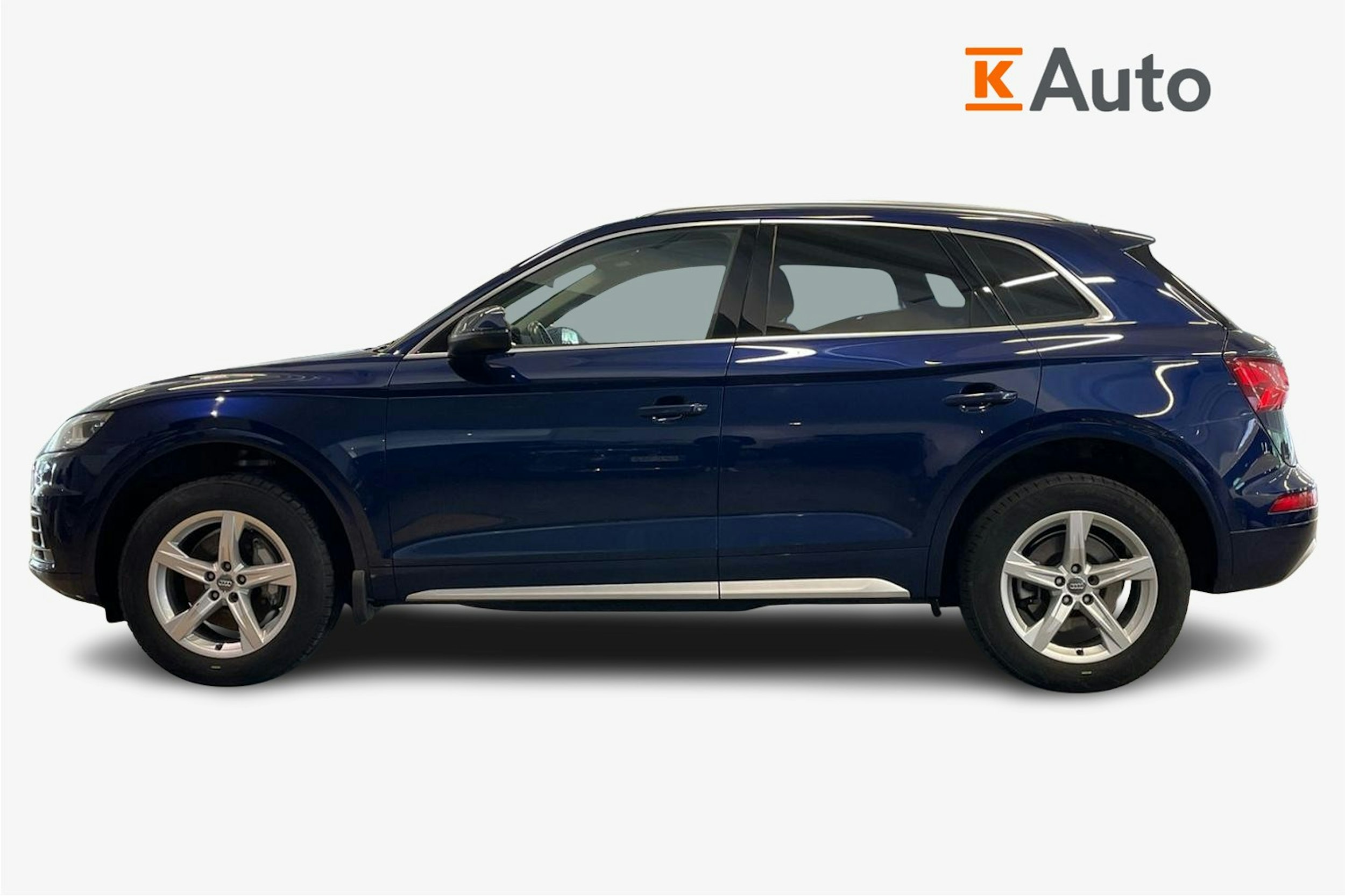 Sininen Audi Q5 2018 kuva 6.