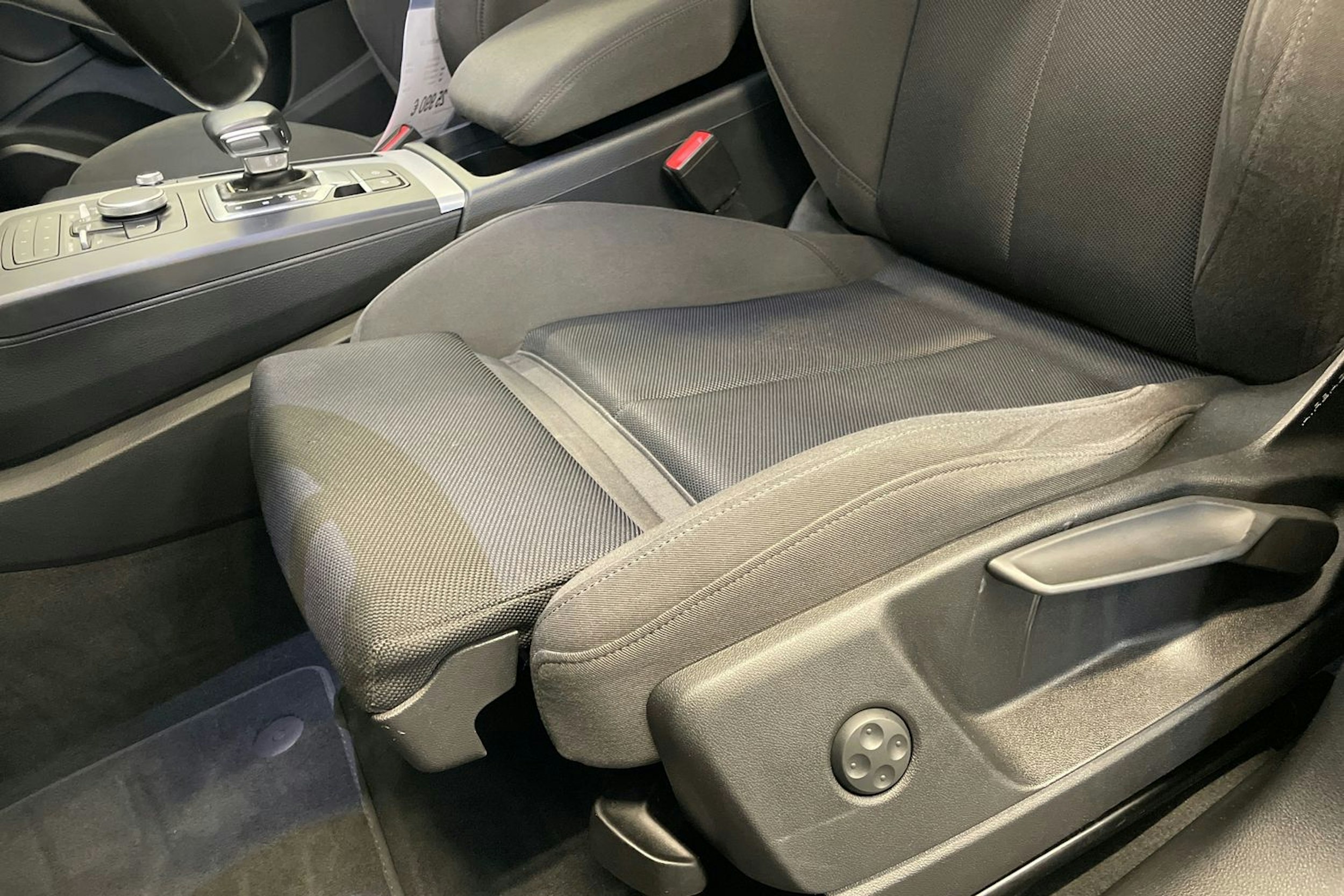Sininen Audi Q5 2018 kuva 18.