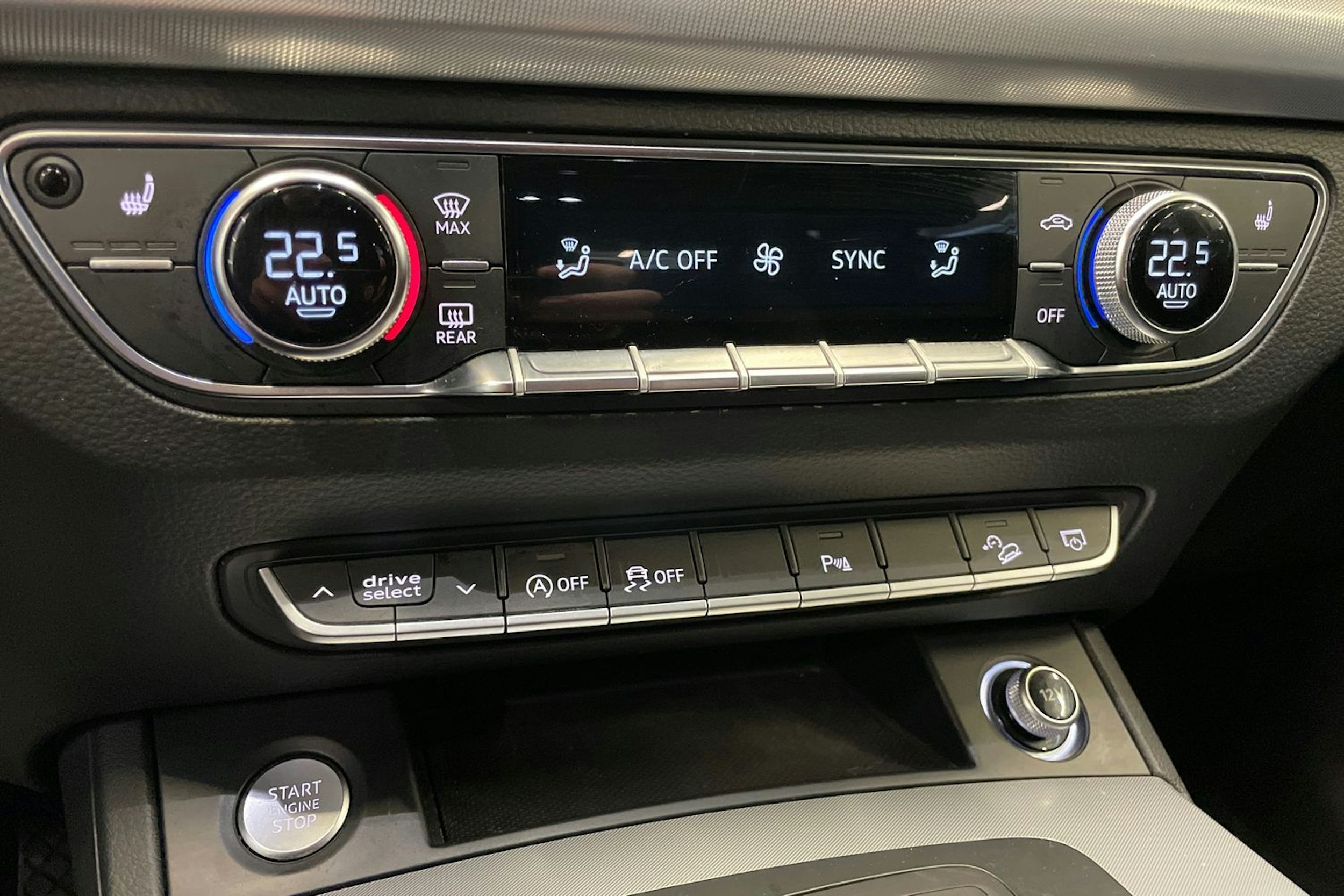 Sininen Audi Q5 2018 kuva 20.