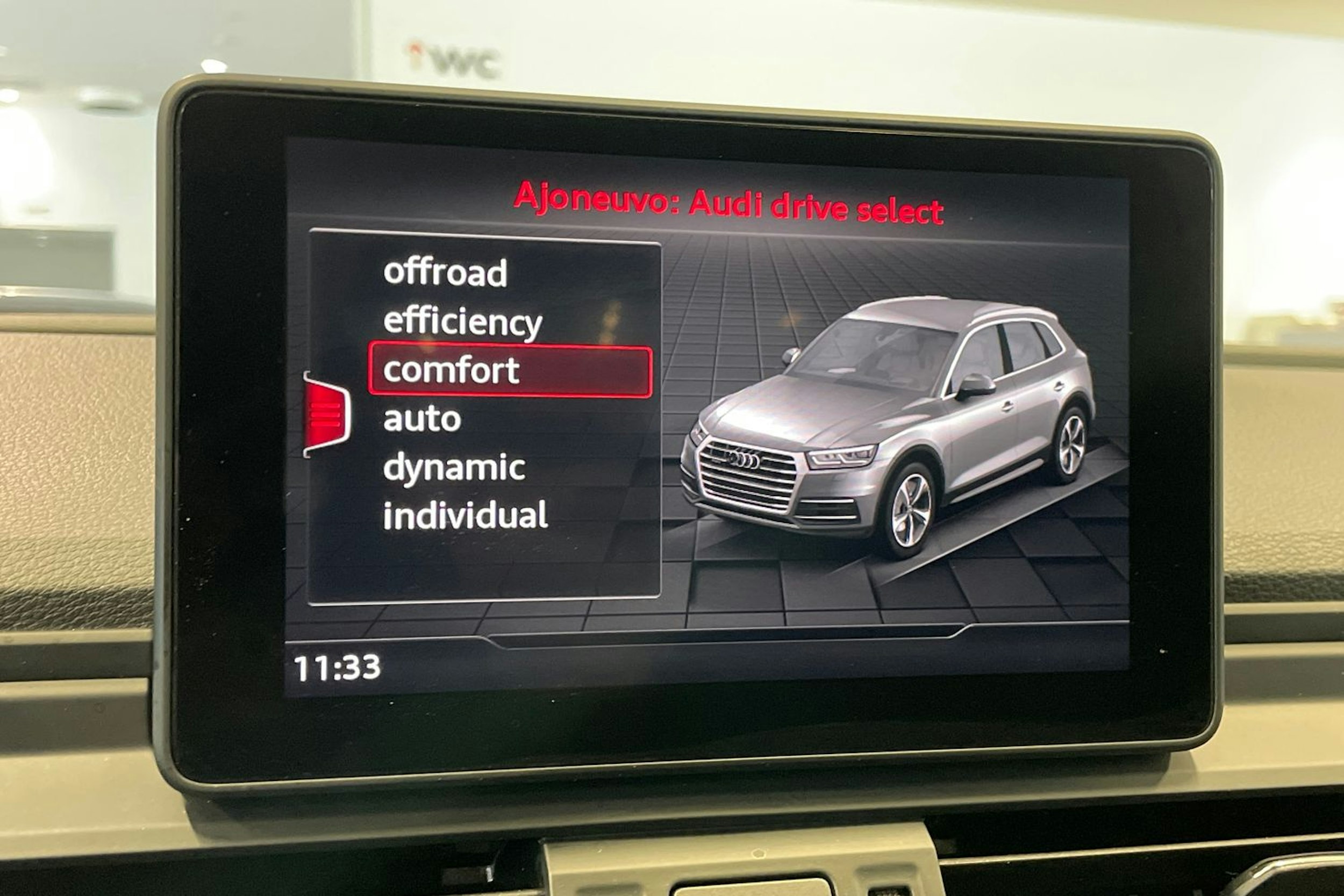 Sininen Audi Q5 2018 kuva 22.