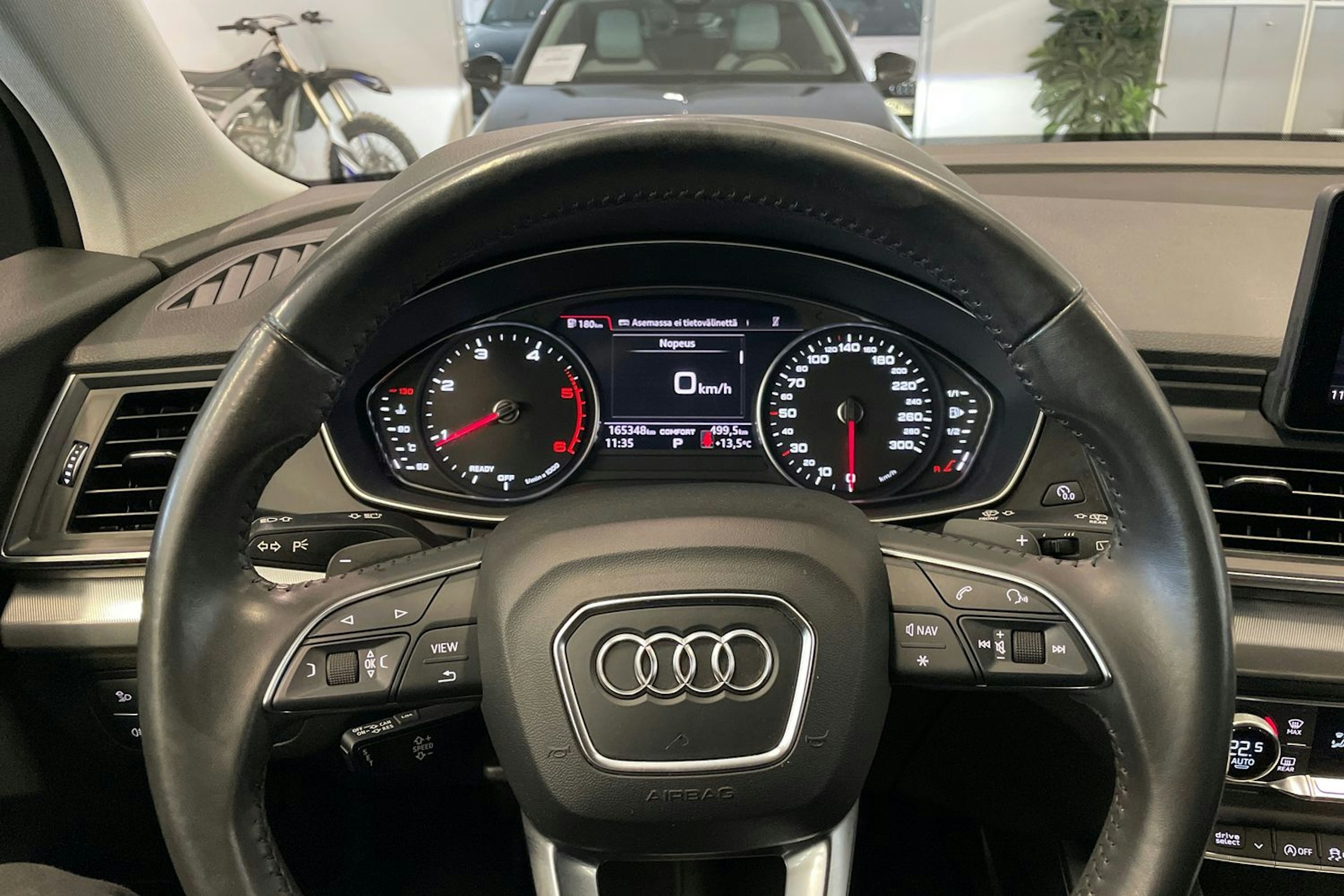 Sininen Audi Q5 2018 kuva 26.