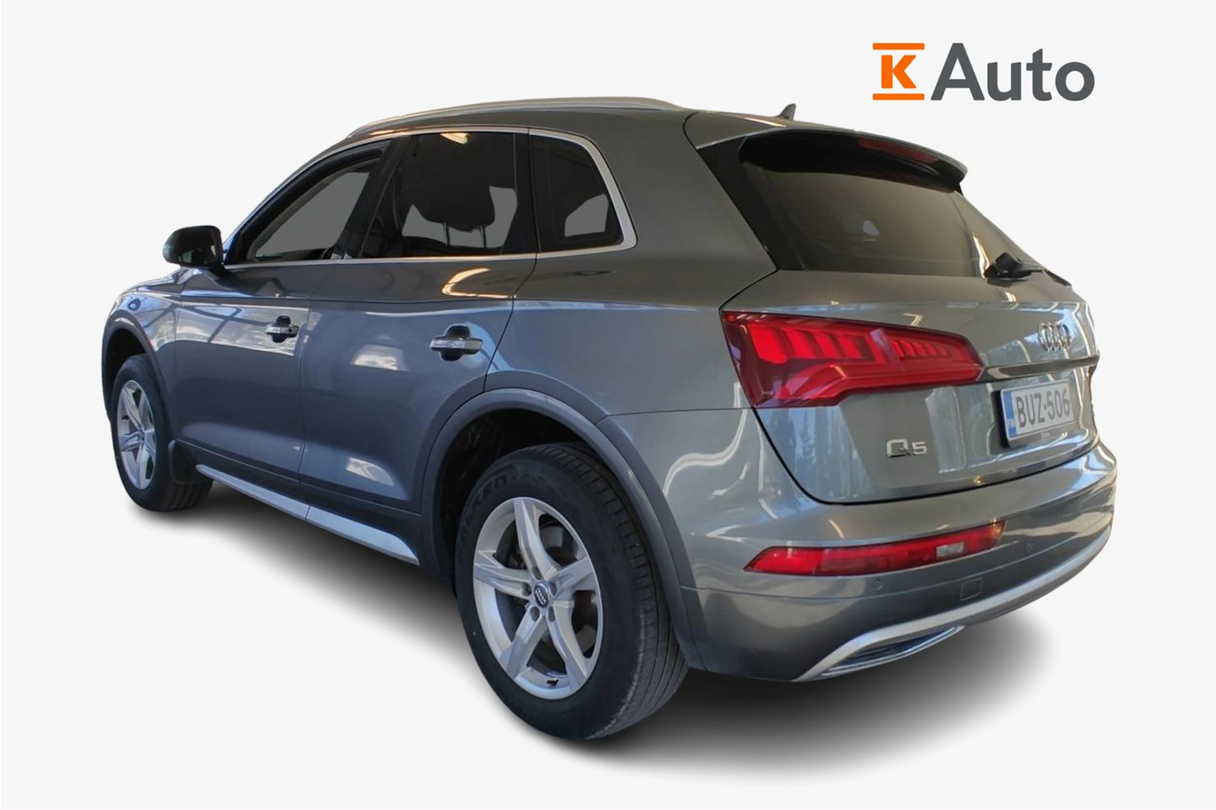 harmaa Audi Q5 2018 kuva 3.