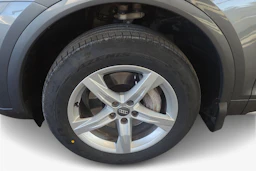 harmaa Audi Q5 2018 kuva 12.