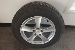 harmaa Audi Q5 2018 kuva 13.