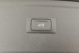 harmaa Audi Q5 2018 kuva 17.