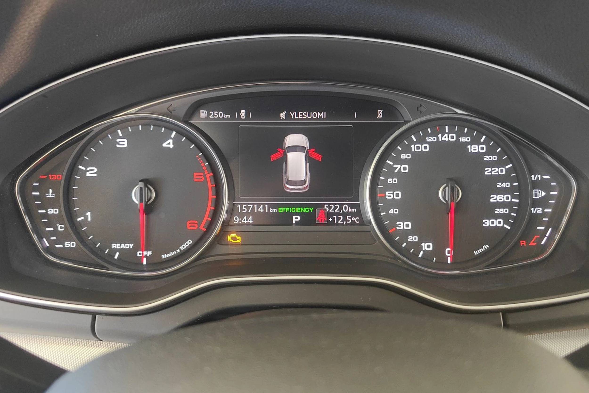 harmaa Audi Q5 2018 kuva 22.