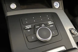 harmaa Audi Q5 2018 kuva 26.