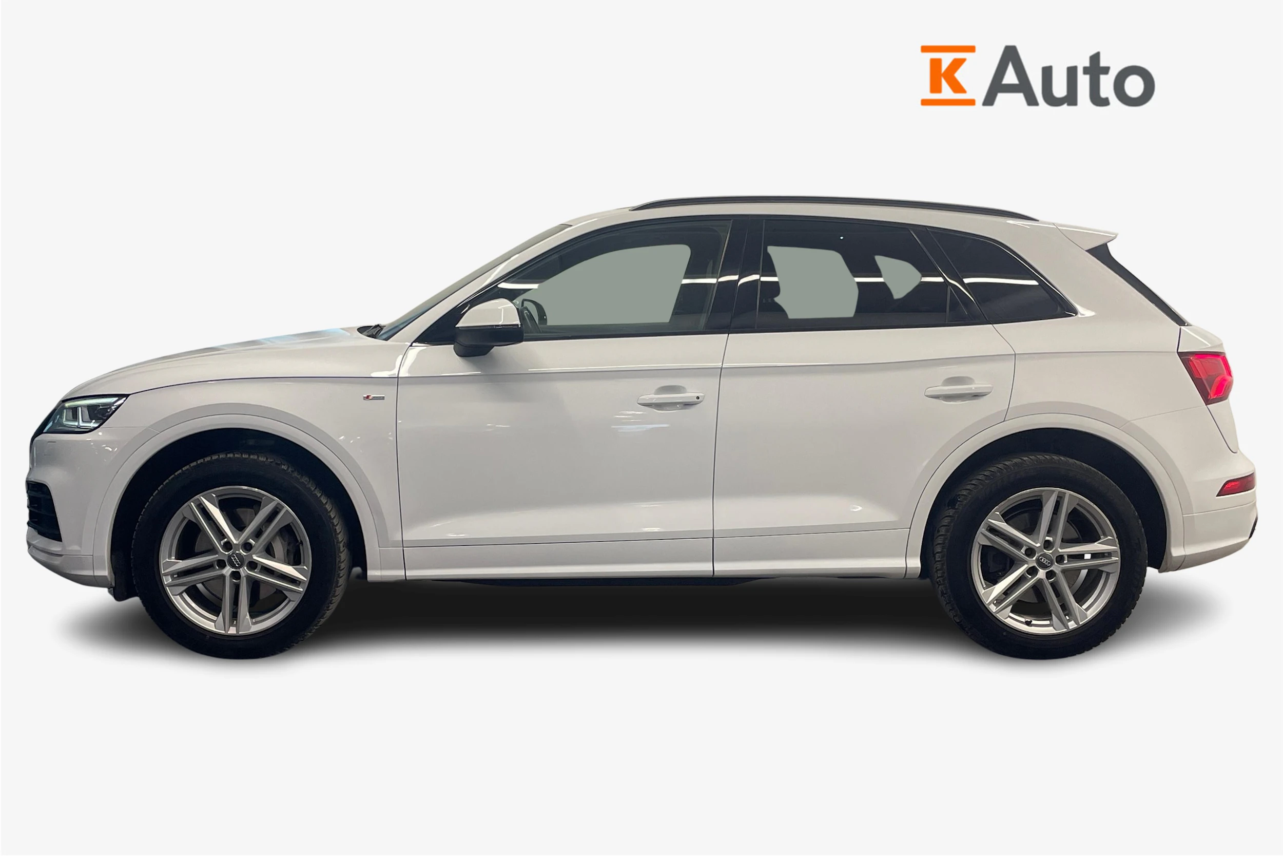 valkoinen Audi Q5 2018 kuva 5.